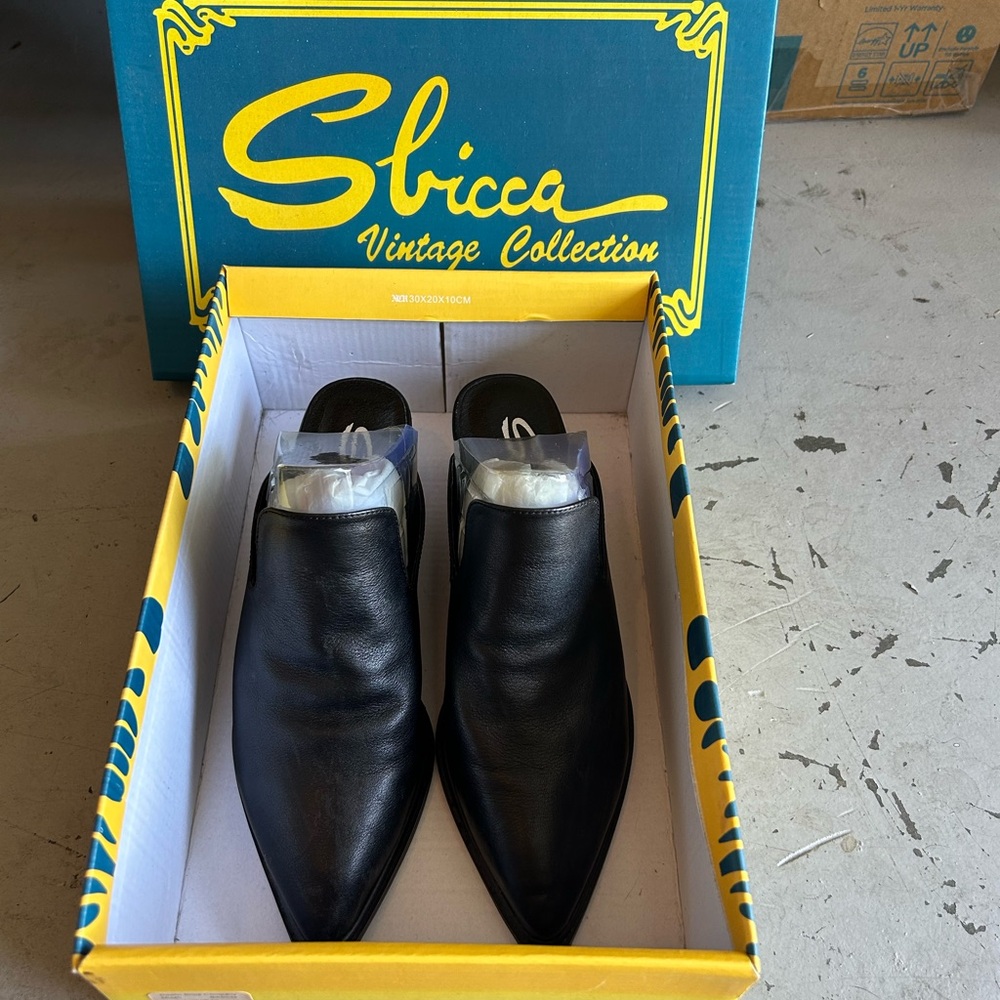 Sbicca Black Leather Women's Mules
